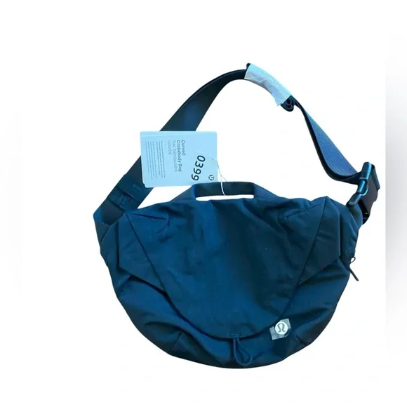 Curved Crossbody Lululemon Crossbody Bag Black Lululemon Athletica Bags Nwt Lululemon Curved Crossbody Bag Curved Crossbody Lululemon Crossbody Bag Black Lululemon Athletica Bags Nwt Lululemon Curved Crossbody Bag